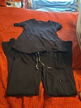 Jaanuu Black Women’s Peplum Scrub Top & Drawstring Jogger Set And Xst Joggers